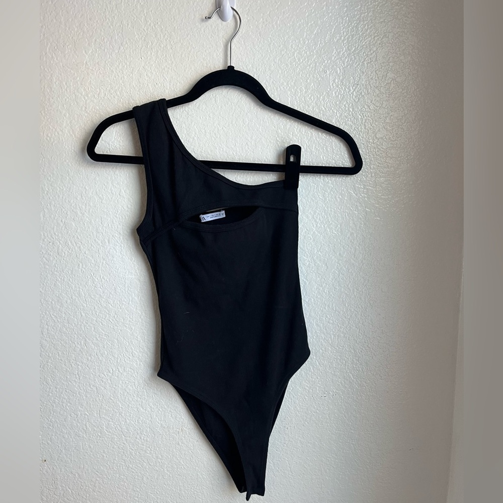 Zara Black One Shoulder Bodysuit